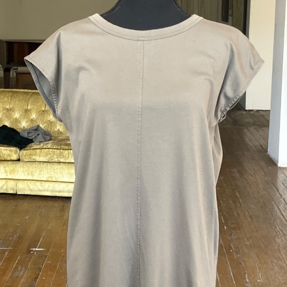 Everlane, olive green short sleeve T-shirt dress - Picture 5 of 6